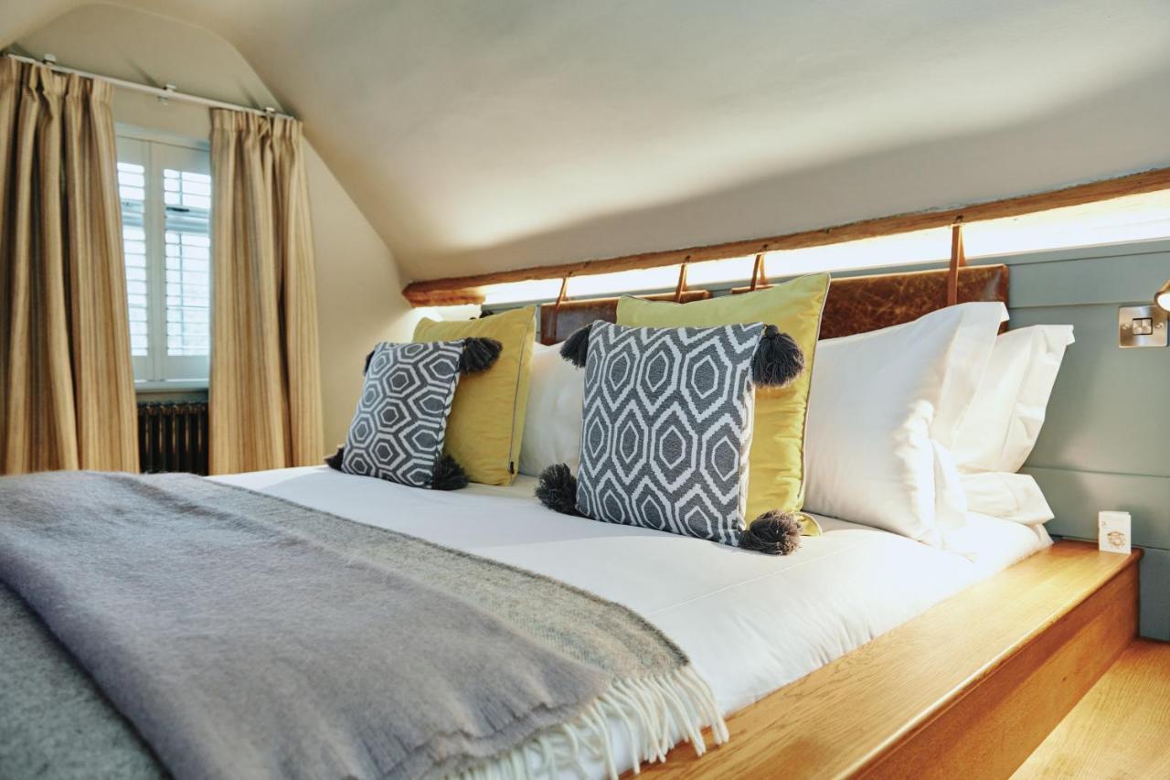 Kings Arms - Egham-Windsor Hotel Kültér fotó