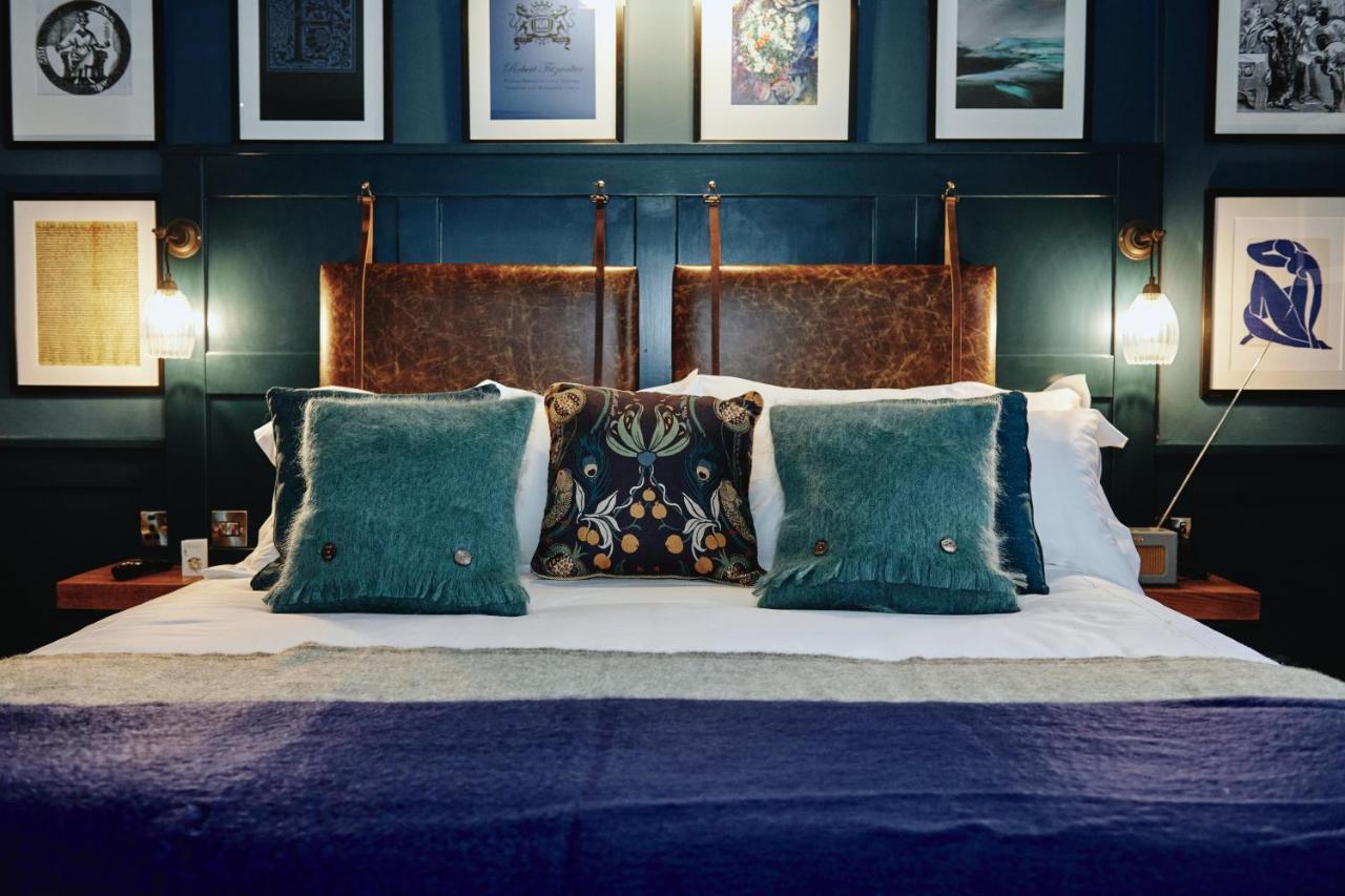 Kings Arms - Egham-Windsor Hotel Kültér fotó